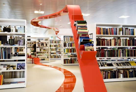 Biblioteca central de Hjorring, Dinamarca, diseñada por Bosch & Fjord y fotografiada por Laura Stamer
